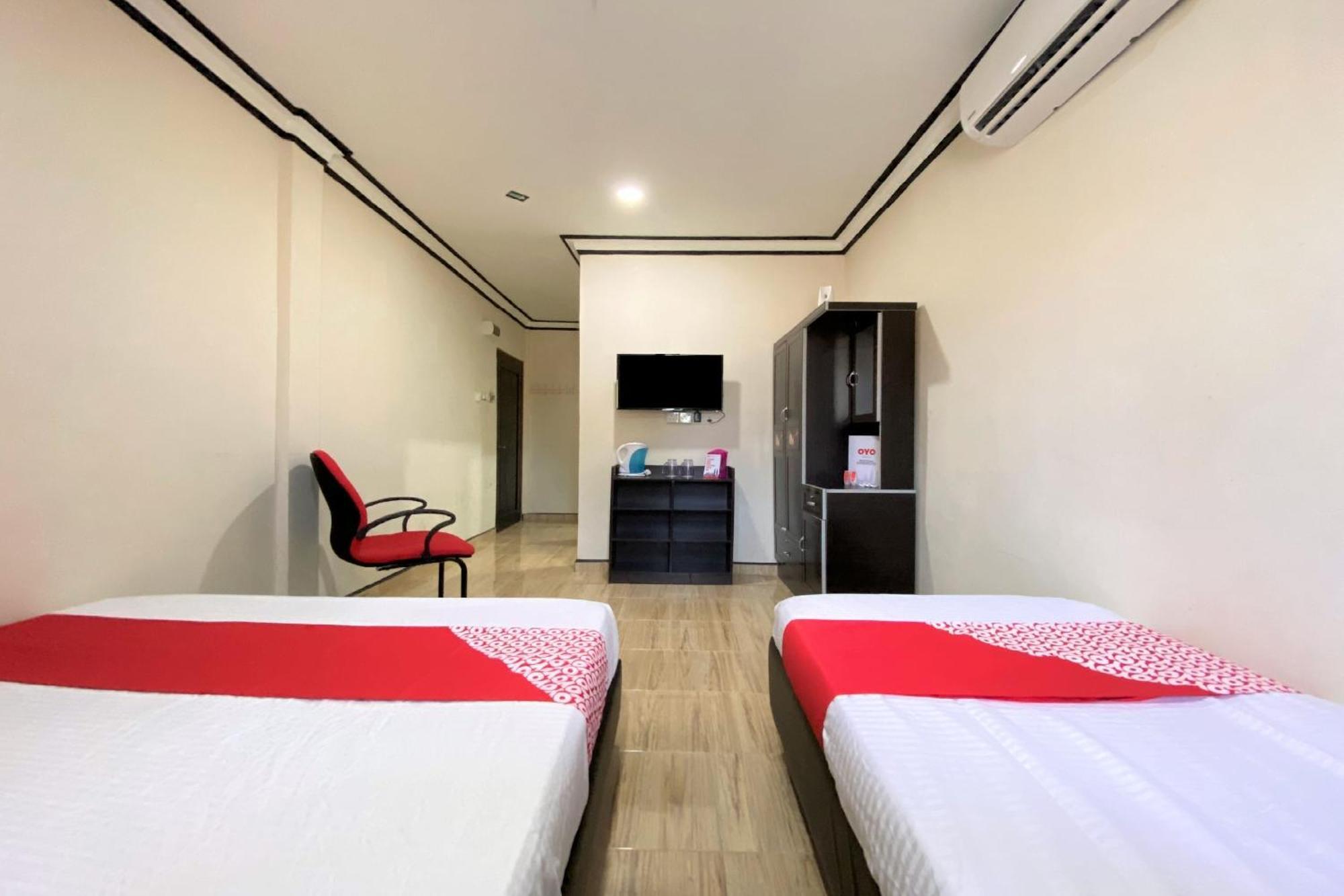 Oyo 90205 Bayu Sintok Motel تشانغلن المظهر الخارجي الصورة