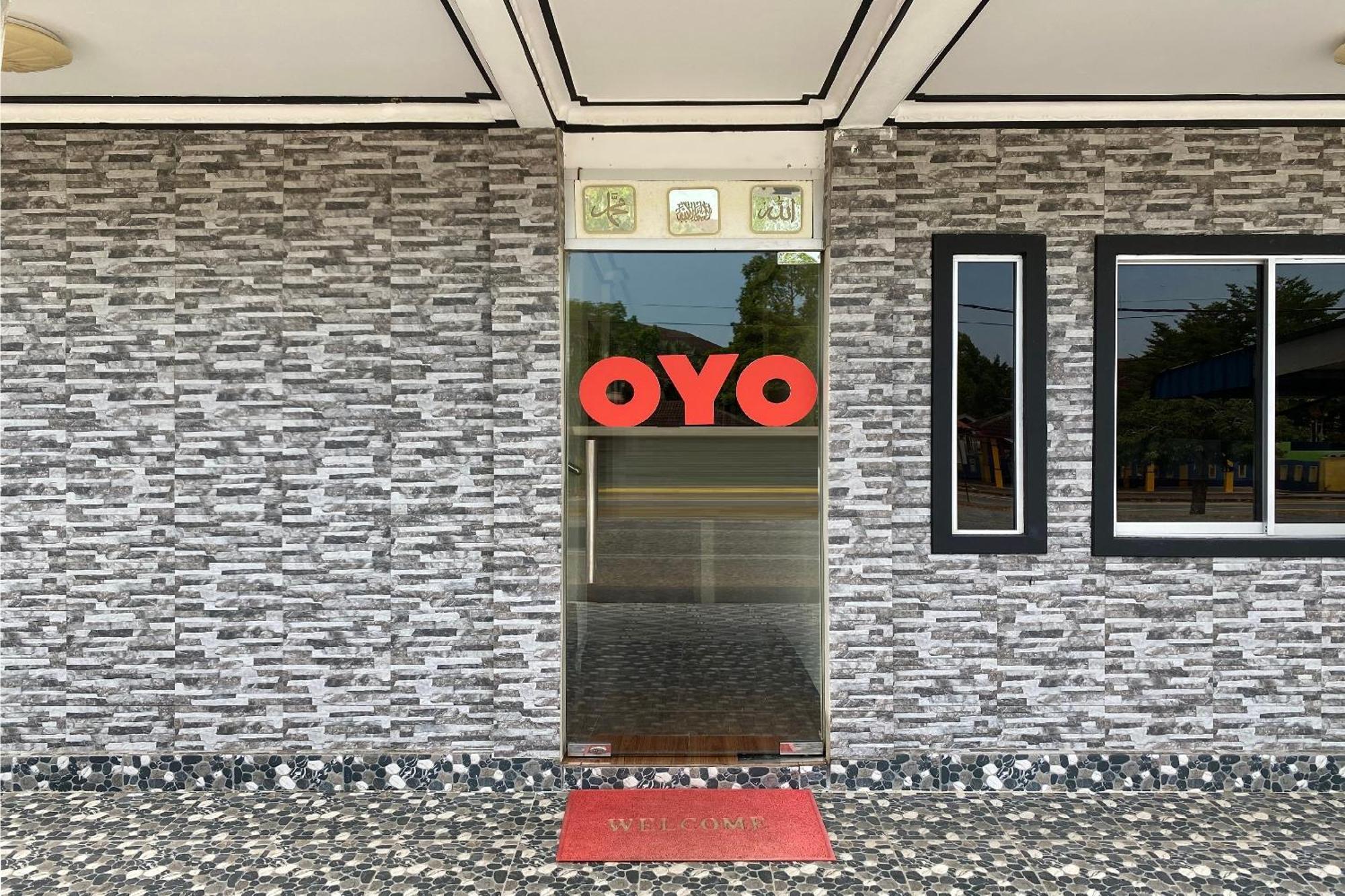 Oyo 90205 Bayu Sintok Motel تشانغلن المظهر الخارجي الصورة