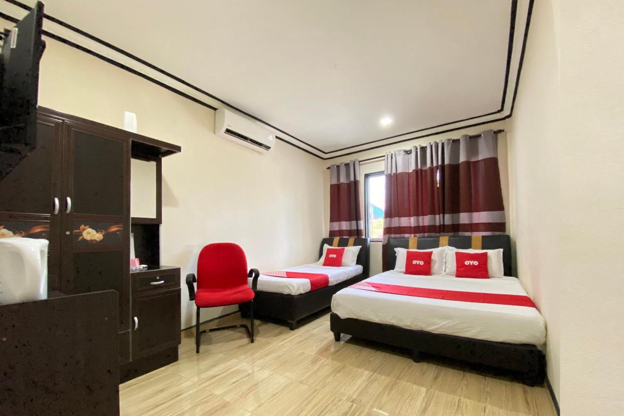 Oyo 90205 Bayu Sintok Motel تشانغلن المظهر الخارجي الصورة