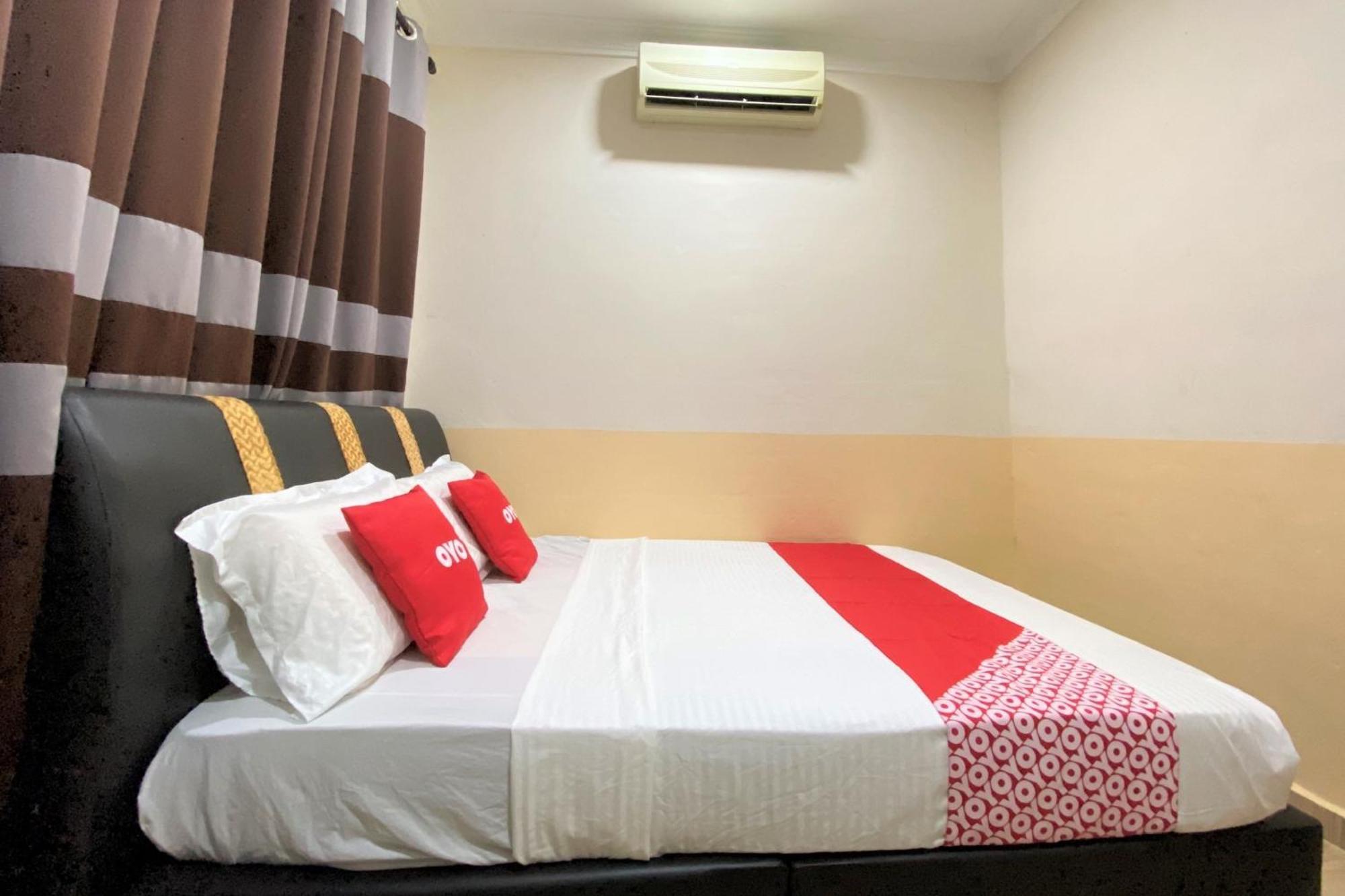 Oyo 90205 Bayu Sintok Motel تشانغلن المظهر الخارجي الصورة