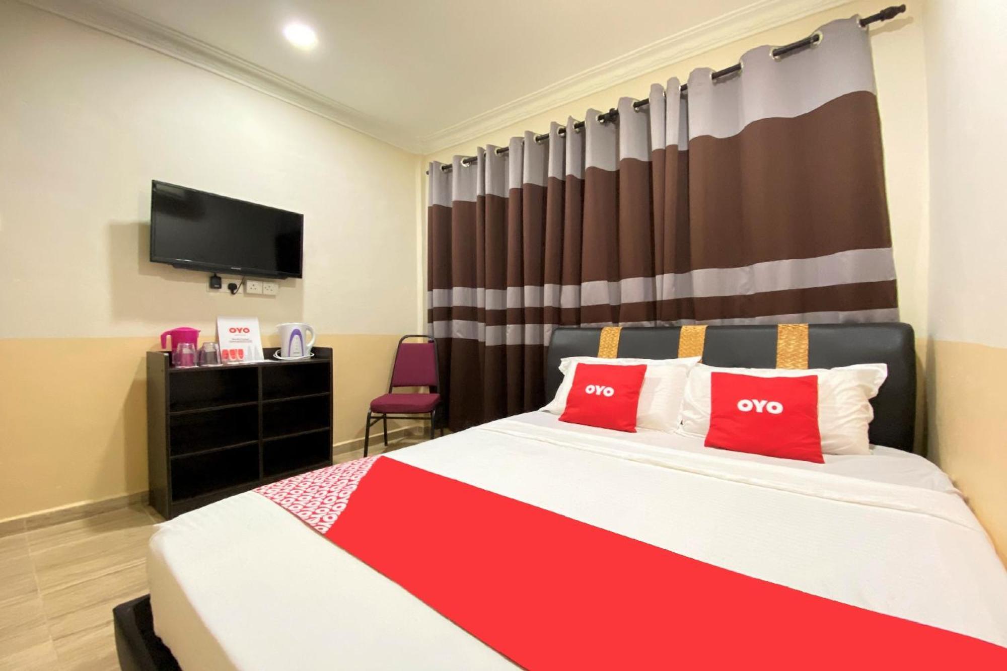 Oyo 90205 Bayu Sintok Motel تشانغلن المظهر الخارجي الصورة