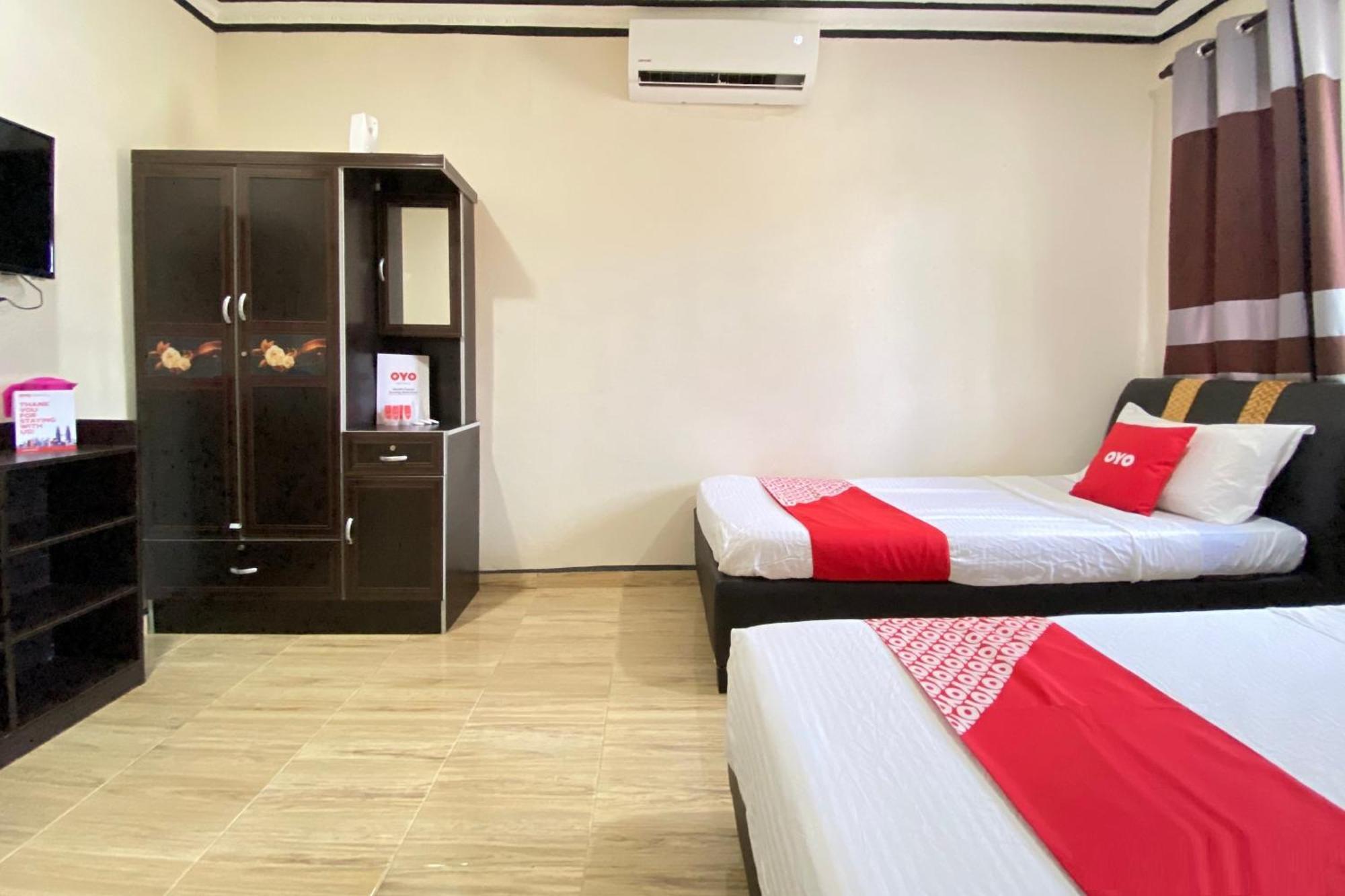 Oyo 90205 Bayu Sintok Motel تشانغلن المظهر الخارجي الصورة